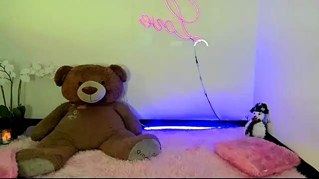 kendal scott1 online show from 01.03.25