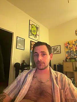 Snapshot of defbond420 chatting on 01.22.25 defbond420 online show from 01.22.25