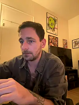 Snapshot of defbond420 chatting on 10.19.25 defbond420 online show from 10.19.25