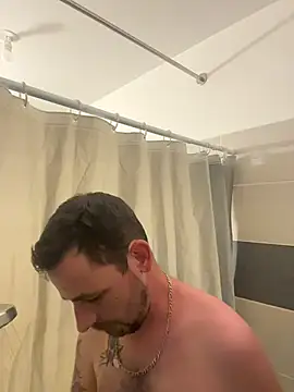 Snapshot of defbond420 chatting on 12.01.25 defbond420 online show from 12.01.25