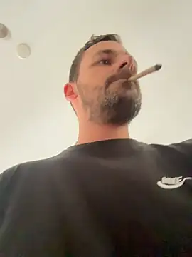 Snapshot of defbond420 chatting on 12.14.25 defbond420 online show from 12.14.25