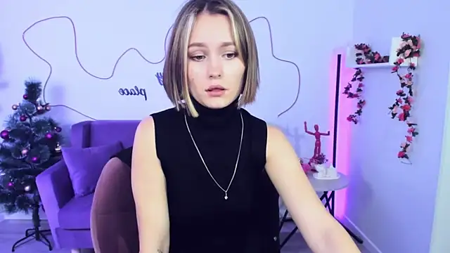 BritnieCute online show from 12.18.24