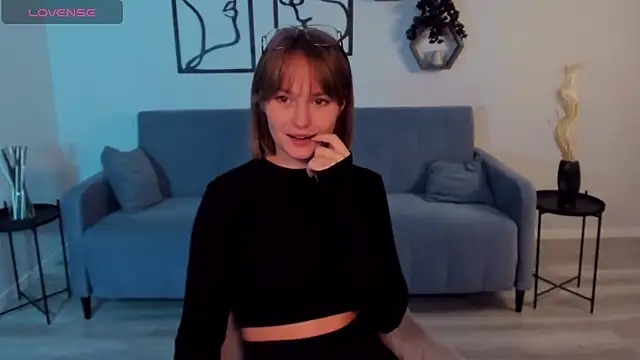 BritnieCute online show from 10.16.25