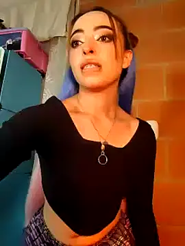 Yennastone online show from 02.18.25