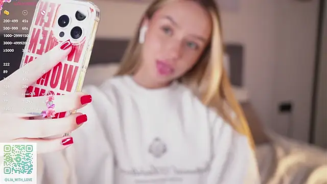 HollisBeckett online show from 10.14.25