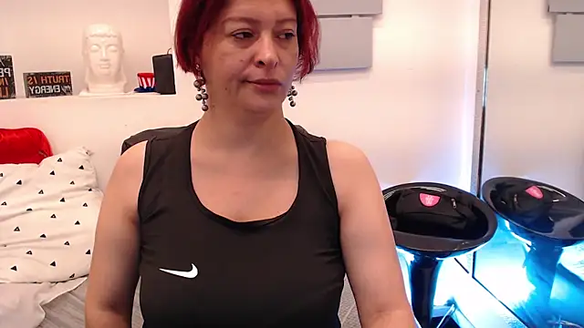 Snapshot of eva_twiss chatting on 05.29.26 eva twiss online show from 05.29.26