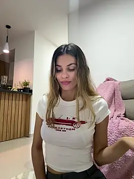 cuteluci  online show from 07.08.26