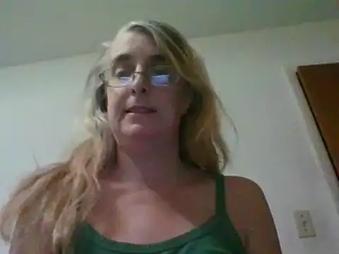 Emilylyn2501 online show from 01.13.25
