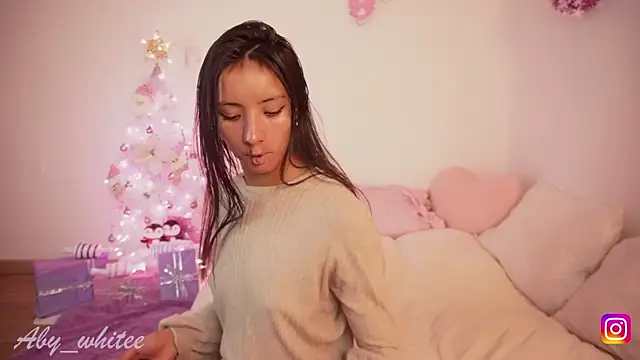 AbyWhitee online show from 12.17.25