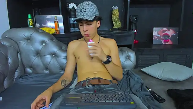 HeellBoy  online show from 11.06.25