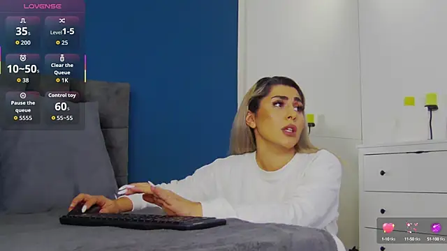 CelineMeyerr online show from 10.16.25