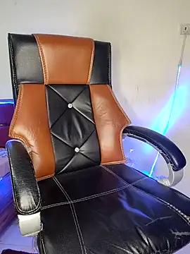 Black-Pearll online show from 02.07.25