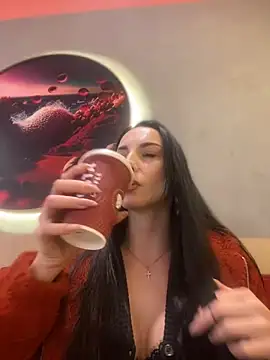 Snapshot of Roxana-Sexy chatting on 02.16.25 Roxana-Sexy online show from 02.16.25