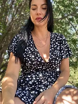Snapshot of Roxana-Sexy chatting on 09.14.25 Roxana-Sexy online show from 09.14.25
