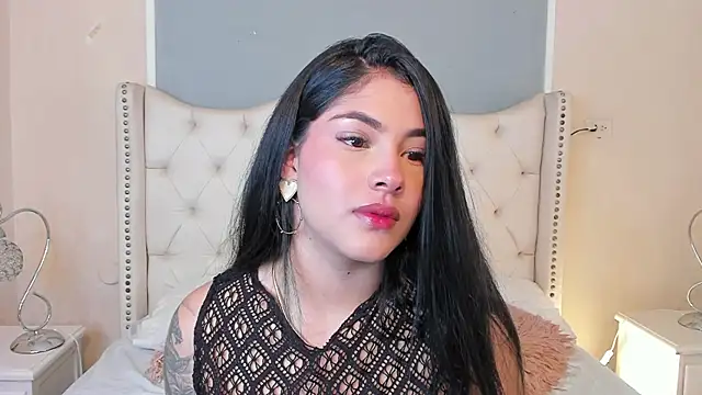 Snapshot of Mia_Elowen chatting on 02.11.25 Mia Elowen online show from 02.11.25