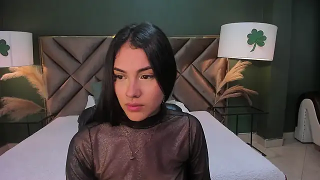 Snapshot of Mia_Elowen chatting on 03.15.25 Mia Elowen online show from 03.15.25