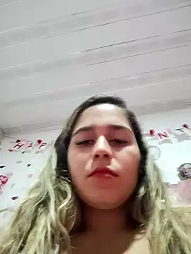 Snapshot of LaurenWelly_ chatting on 02.08.25 LaurenWelly online show from 02.08.25