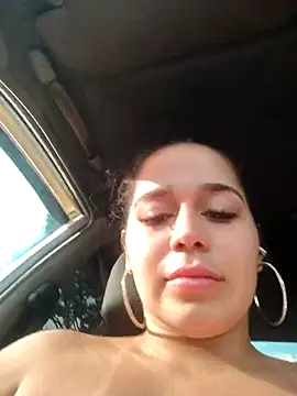 Snapshot of LaurenWelly_ chatting on 10.18.25 LaurenWelly online show from 10.18.25