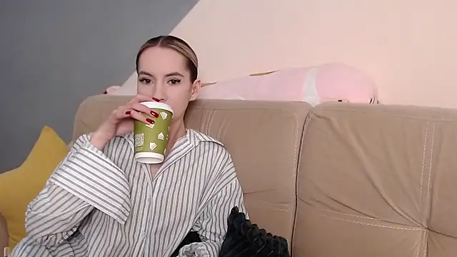 AmbrielHailey online show from 10.26.25