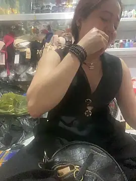 Snapshot of Cesywet chatting on 03.08.25 Cesywet online show from 03.08.25