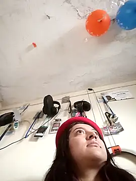 Snapshot of CORALINE_GREYM chatting on 09.27.25 CORALINE GREYM online show from 09.27.25