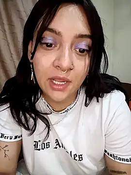 Snapshot of CORALINE_GREYM chatting on 11.26.25 CORALINE GREYM online show from 11.26.25