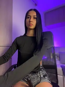 maddy bronw  online show from 01.12.25