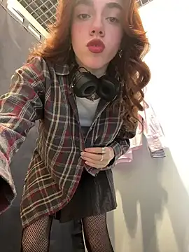 Lily  Belle online show from 02.14.25