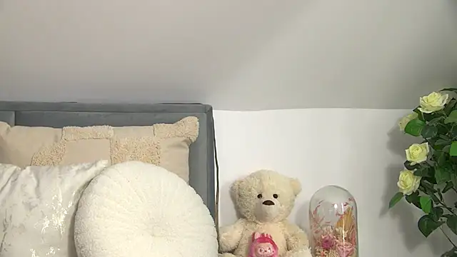 AngeliqueSkye online show from 10.23.25