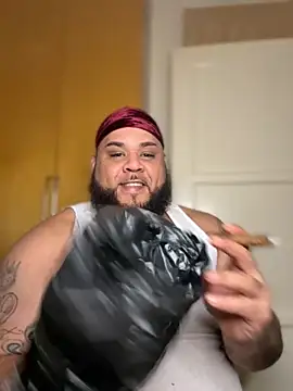 Snapshot of fatboyjayohh126 chatting on 11.21.25 fatboyjayohh126 online show from 11.21.25