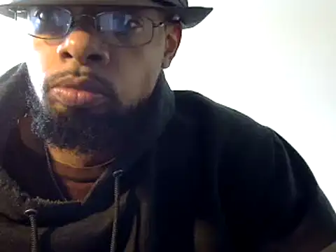Snapshot of WhiskeyWood_DuhGOD chatting on 12.03.24 WhiskeyWood DuhGOD online show from 12.03.24