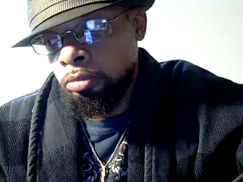 Snapshot of WhiskeyWood_DuhGOD chatting on 12.04.24 WhiskeyWood DuhGOD online show from 12.04.24