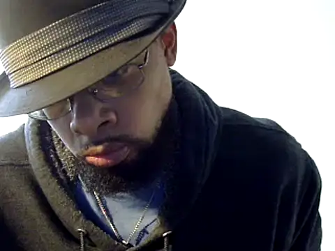 Snapshot of WhiskeyWood_DuhGOD chatting on 12.06.24 WhiskeyWood DuhGOD online show from 12.06.24