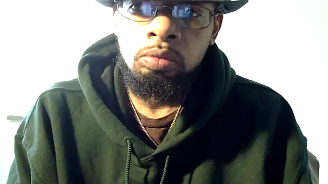 Snapshot of WhiskeyWood_DuhGOD chatting on 01.10.25 WhiskeyWood DuhGOD online show from 01.10.25