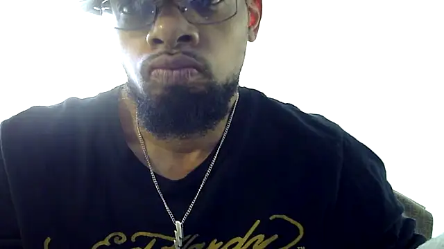 Snapshot of WhiskeyWood_DuhGOD chatting on 01.17.25 WhiskeyWood DuhGOD online show from 01.17.25