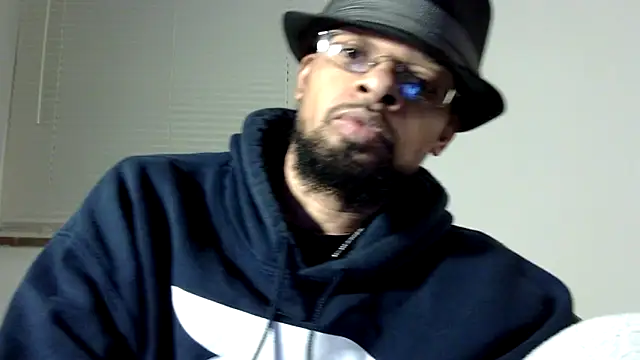 Snapshot of WhiskeyWood_DuhGOD chatting on 01.18.25 WhiskeyWood DuhGOD online show from 01.18.25