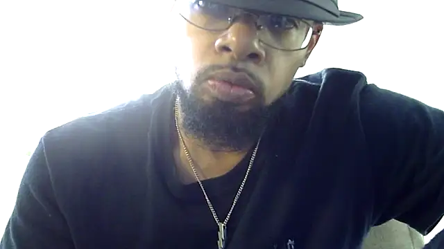 Snapshot of WhiskeyWood_DuhGOD chatting on 01.27.25 WhiskeyWood DuhGOD online show from 01.27.25