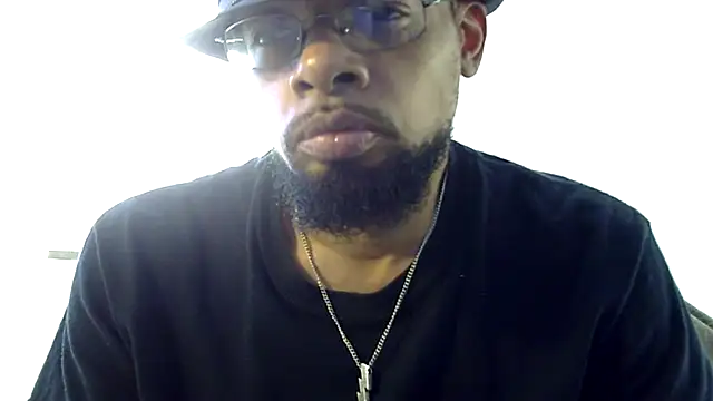 Snapshot of WhiskeyWood_DuhGOD chatting on 01.27.25 WhiskeyWood DuhGOD online show from 01.27.25
