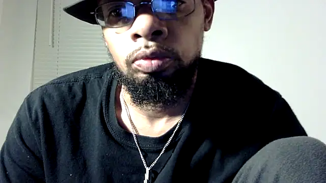 Snapshot of WhiskeyWood_DuhGOD chatting on 01.28.25 WhiskeyWood DuhGOD online show from 01.28.25