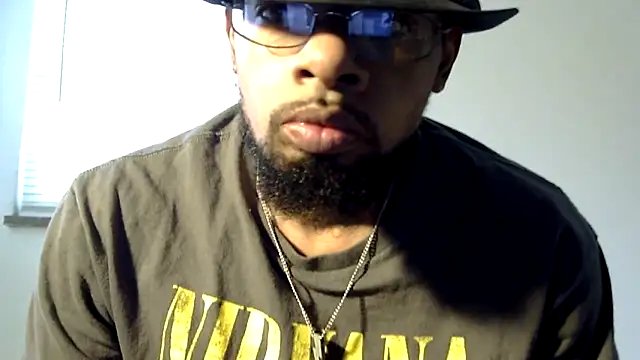 Snapshot of WhiskeyWood_DuhGOD chatting on 01.31.25 WhiskeyWood DuhGOD online show from 01.31.25