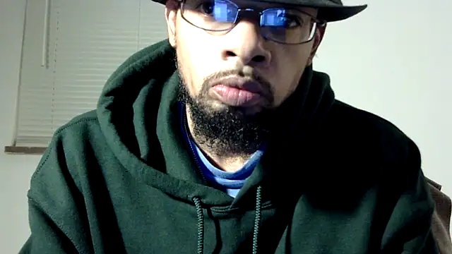 Snapshot of WhiskeyWood_DuhGOD chatting on 02.12.25 WhiskeyWood DuhGOD online show from 02.12.25