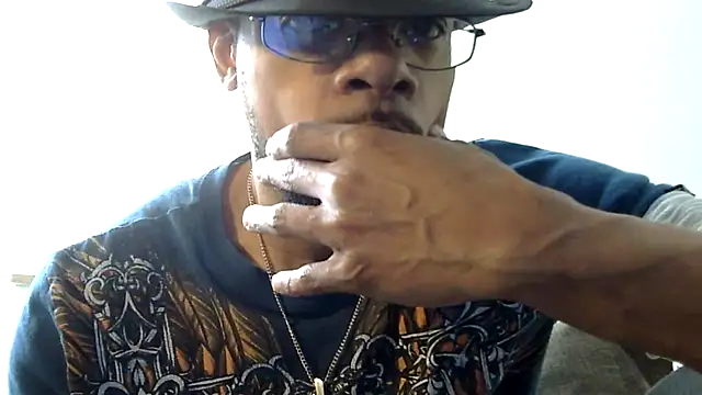 Snapshot of WhiskeyWood_DuhGOD chatting on 02.17.25 WhiskeyWood DuhGOD online show from 02.17.25
