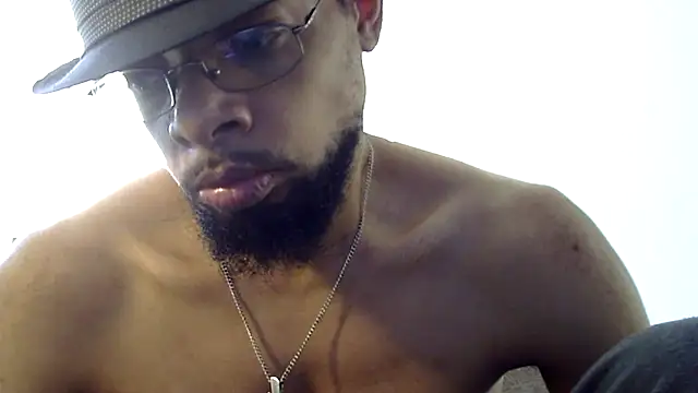 Snapshot of WhiskeyWood_DuhGOD chatting on 02.25.25 WhiskeyWood DuhGOD online show from 02.25.25