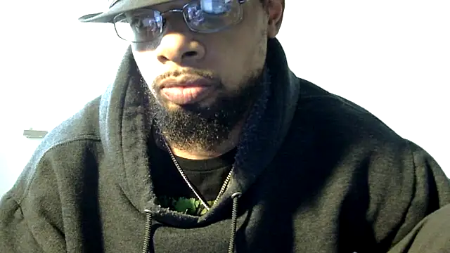 Snapshot of WhiskeyWood_DuhGOD chatting on 02.26.25 WhiskeyWood DuhGOD online show from 02.26.25