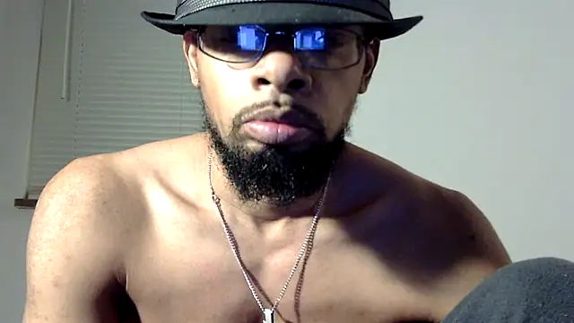 Snapshot of WhiskeyWood_DuhGOD chatting on 03.11.25 WhiskeyWood DuhGOD online show from 03.11.25