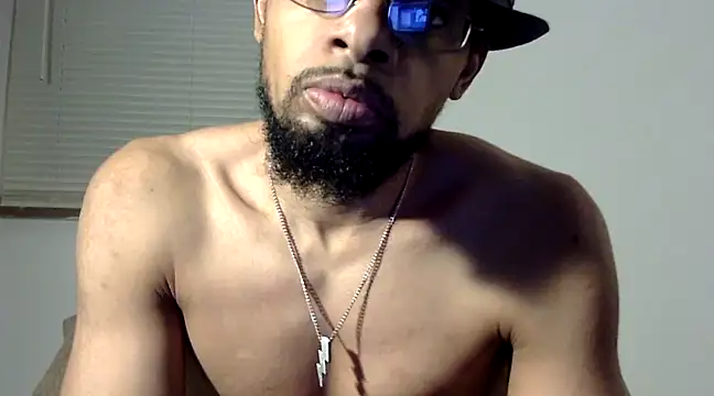 Snapshot of WhiskeyWood_DuhGOD chatting on 03.14.25 WhiskeyWood DuhGOD online show from 03.14.25
