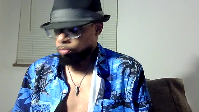 Snapshot of WhiskeyWood_DuhGOD chatting on 09.14.25 WhiskeyWood DuhGOD online show from 09.14.25