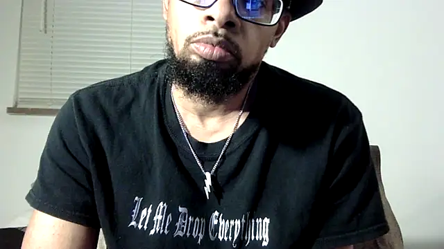 Snapshot of WhiskeyWood_DuhGOD chatting on 10.13.25 WhiskeyWood DuhGOD online show from 10.13.25