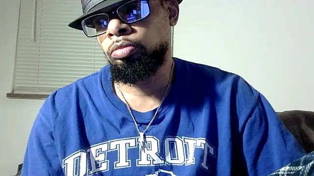 Snapshot of WhiskeyWood_DuhGOD chatting on 10.15.25 WhiskeyWood DuhGOD online show from 10.15.25