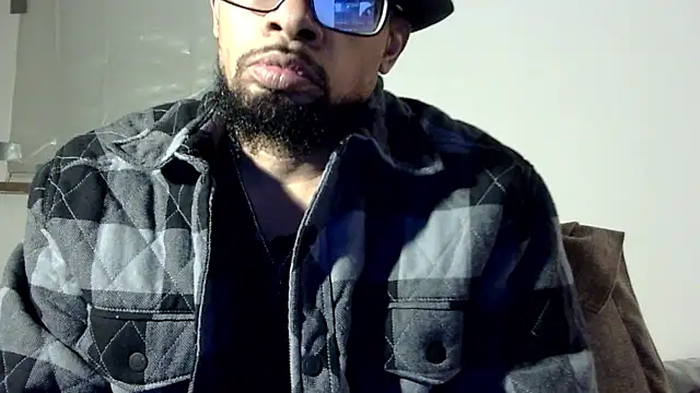 Snapshot of WhiskeyWood_DuhGOD chatting on 01.18.26 WhiskeyWood DuhGOD online show from 01.18.26